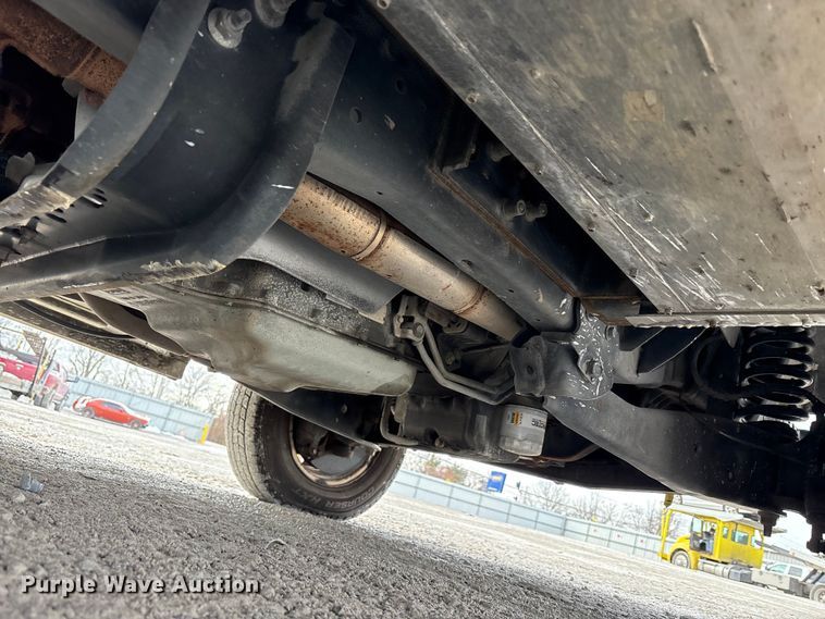 image for item YA1573 2021 Ford E450 Super Duty delivery truck