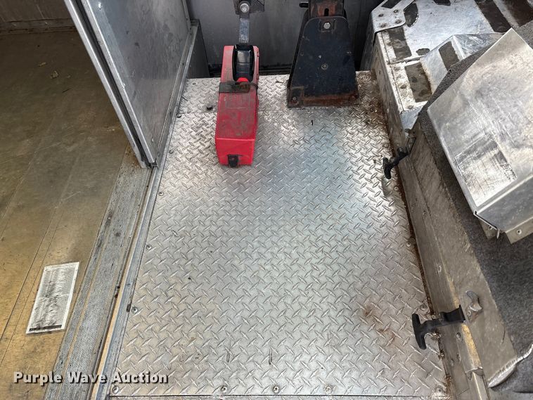 image for item YA1573 2021 Ford E450 Super Duty delivery truck