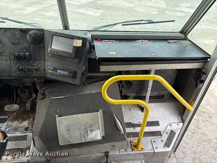 image for item YA1573 2021 Ford E450 Super Duty delivery truck