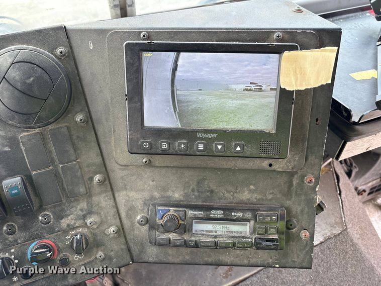 image for item YA1573 2021 Ford E450 Super Duty delivery truck