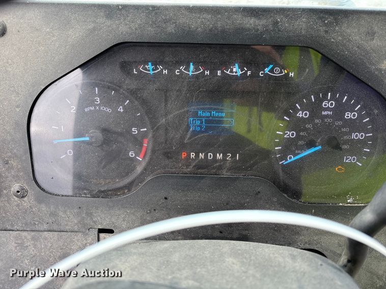 image for item YA1573 2021 Ford E450 Super Duty delivery truck