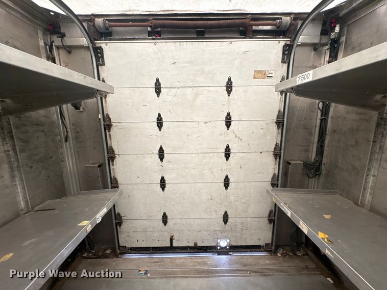 image for item YA1573 2021 Ford E450 Super Duty delivery truck