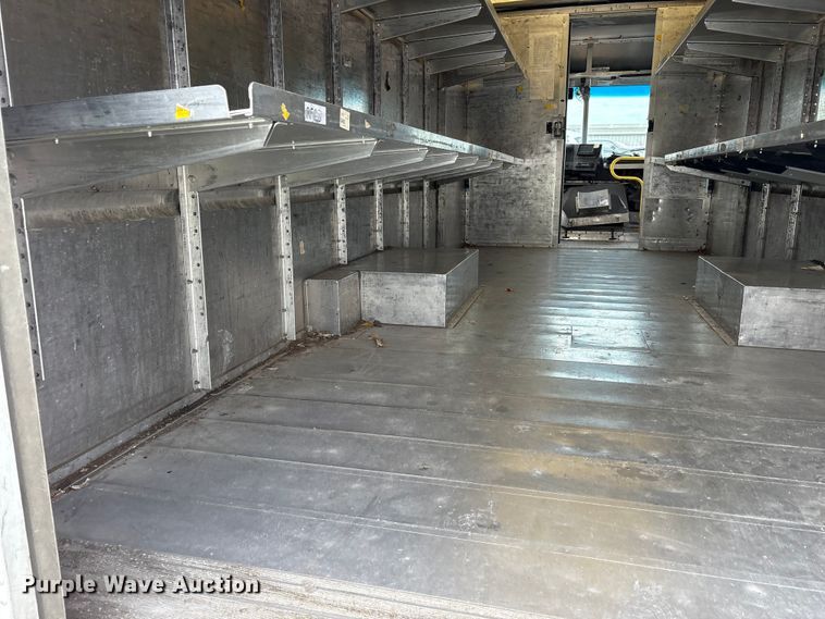 image for item YA1573 2021 Ford E450 Super Duty delivery truck