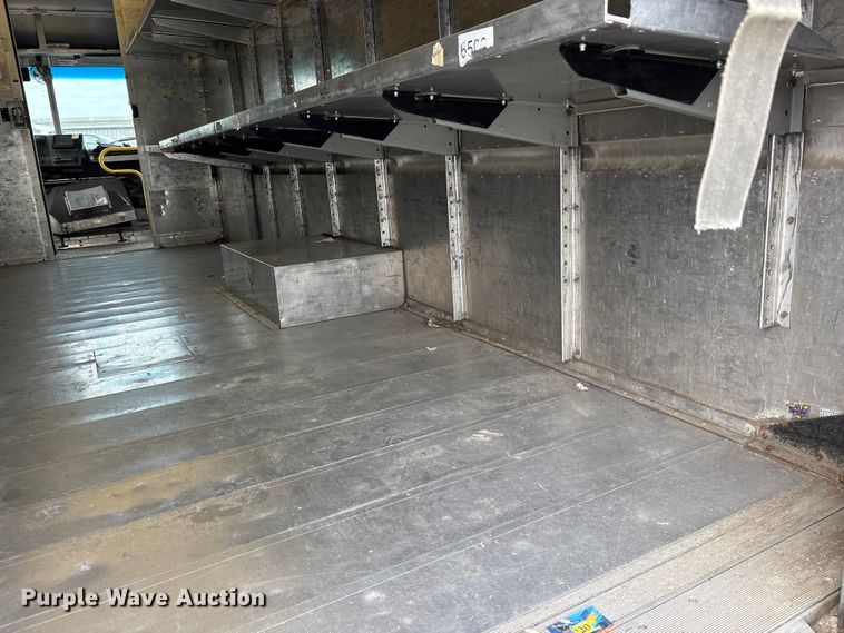 image for item YA1573 2021 Ford E450 Super Duty delivery truck