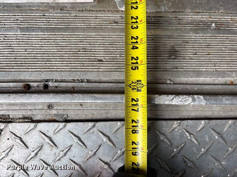 image for item YA1573 2021 Ford E450 Super Duty delivery truck