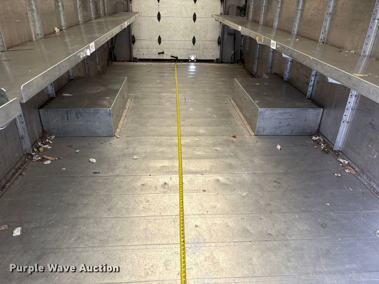 image for item YA1573 2021 Ford E450 Super Duty delivery truck