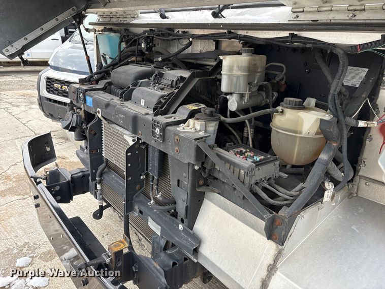 image for item YA1573 2021 Ford E450 Super Duty delivery truck