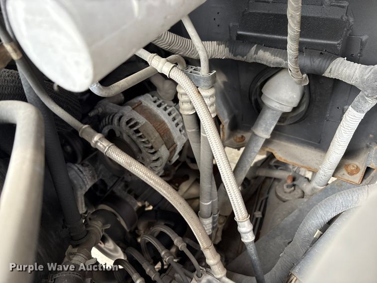 image for item YA1573 2021 Ford E450 Super Duty delivery truck