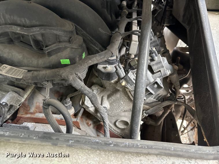 image for item YA1573 2021 Ford E450 Super Duty delivery truck