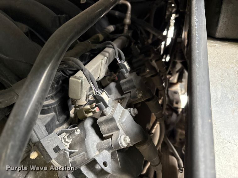 image for item YA1573 2021 Ford E450 Super Duty delivery truck