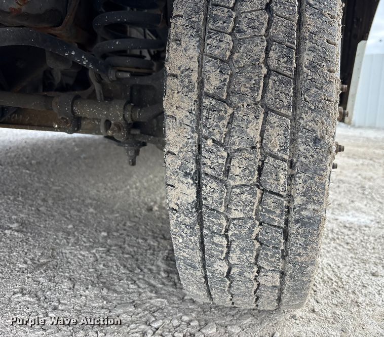 image for item YA1573 2021 Ford E450 Super Duty delivery truck