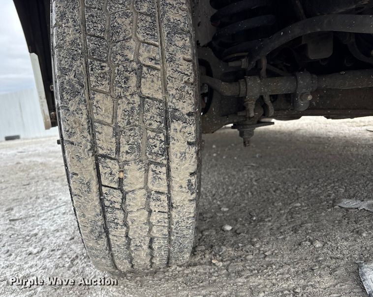 image for item YA1573 2021 Ford E450 Super Duty delivery truck