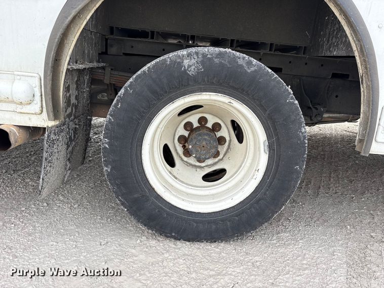 image for item YA1573 2021 Ford E450 Super Duty delivery truck