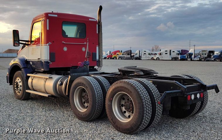 image for item YA1622 2016 Kenworth  T880 semi truck
