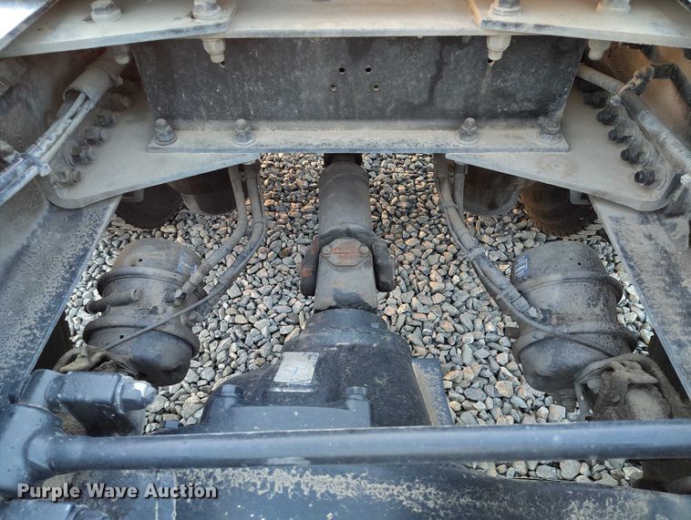 image for item YA1622 2016 Kenworth  T880 semi truck