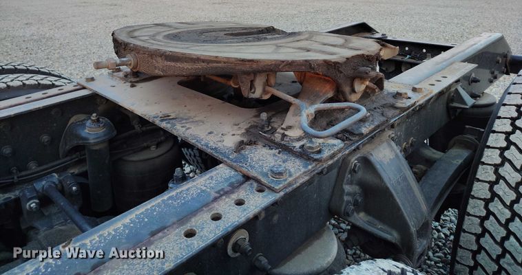 image for item YA1622 2016 Kenworth  T880 semi truck