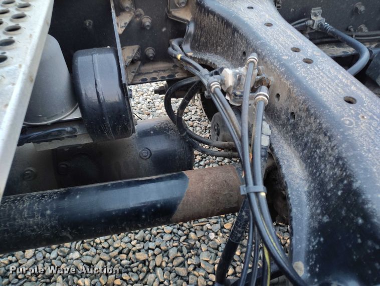 image for item YA1622 2016 Kenworth  T880 semi truck