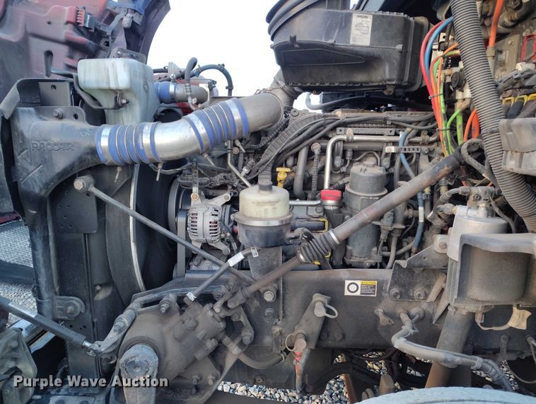 image for item YA1622 2016 Kenworth  T880 semi truck