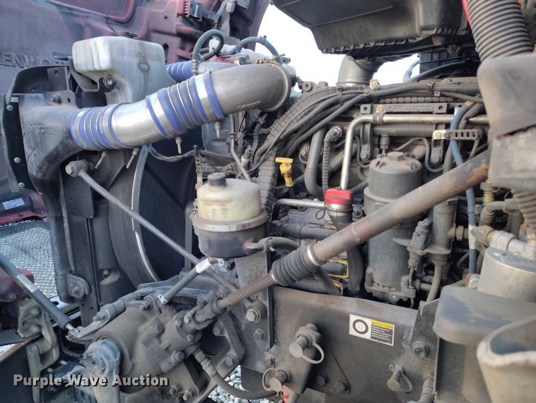 image for item YA1622 2016 Kenworth  T880 semi truck