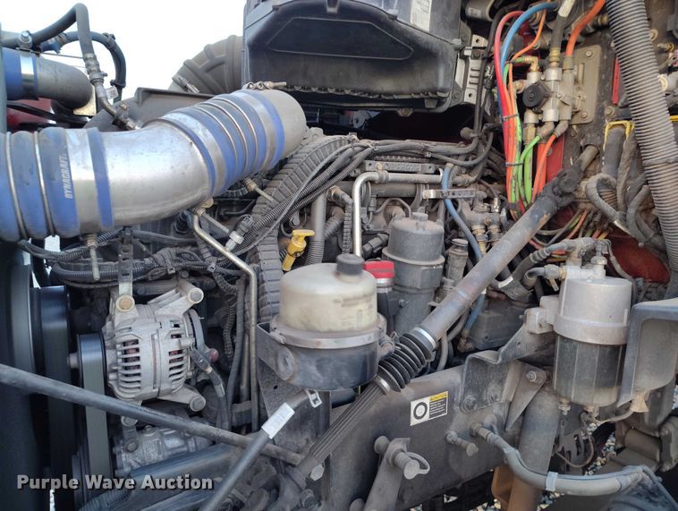 image for item YA1622 2016 Kenworth  T880 semi truck