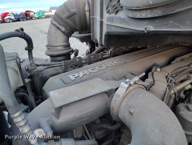 image for item YA1622 2016 Kenworth  T880 semi truck