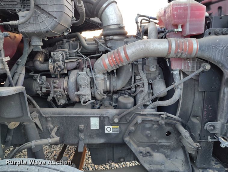 image for item YA1622 2016 Kenworth  T880 semi truck