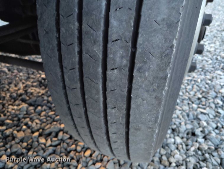 image for item YA1622 2016 Kenworth  T880 semi truck