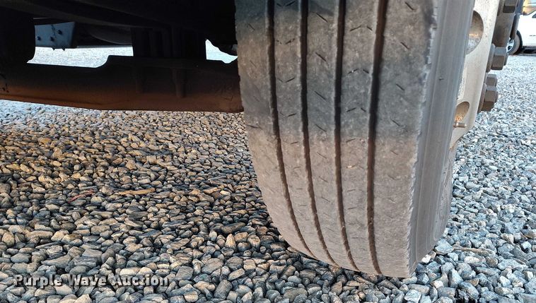 image for item YA1622 2016 Kenworth  T880 semi truck