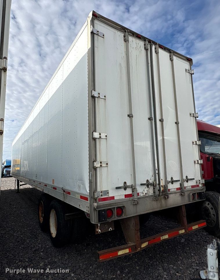 image for item YA1637 2005 Utility VS2DC dry van trailer