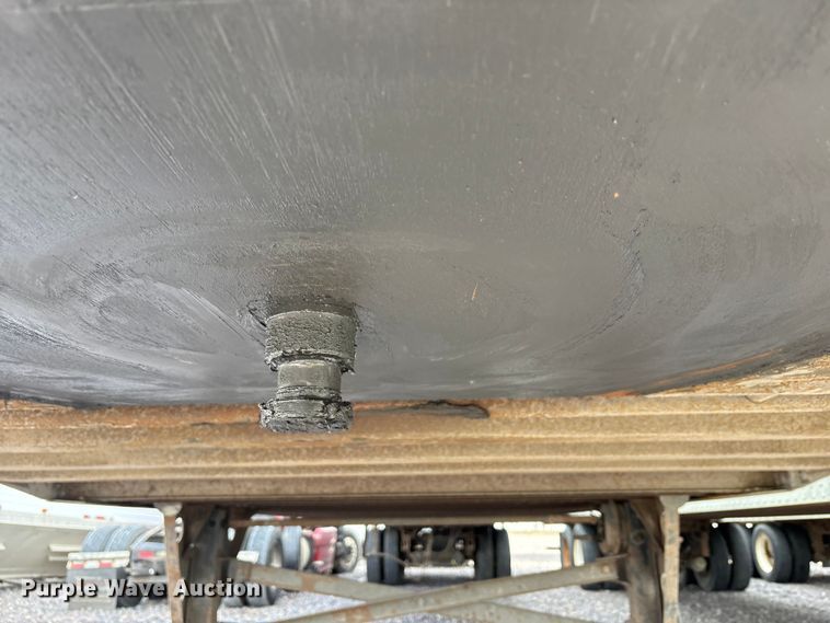 image for item YA1637 2005 Utility VS2DC dry van trailer