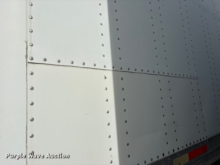 image for item YA1637 2005 Utility VS2DC dry van trailer