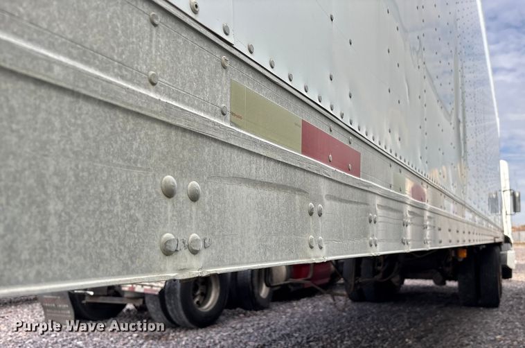 image for item YA1637 2005 Utility VS2DC dry van trailer