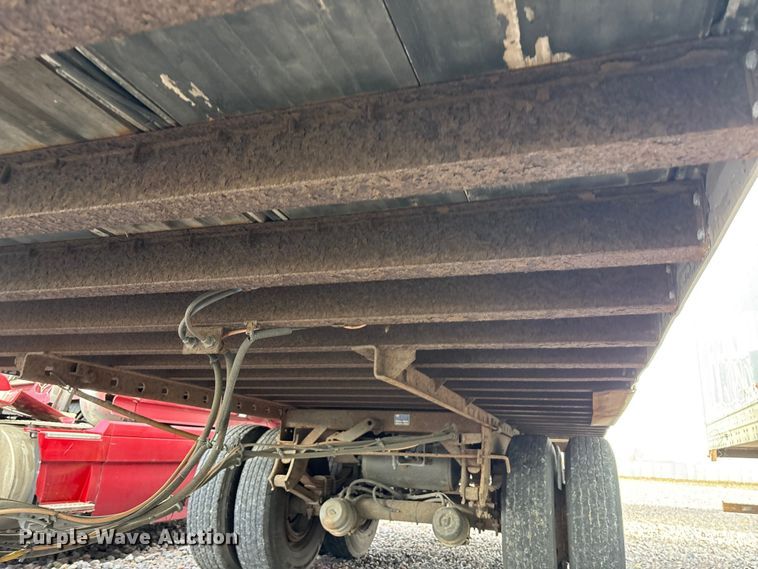 image for item YA1637 2005 Utility VS2DC dry van trailer