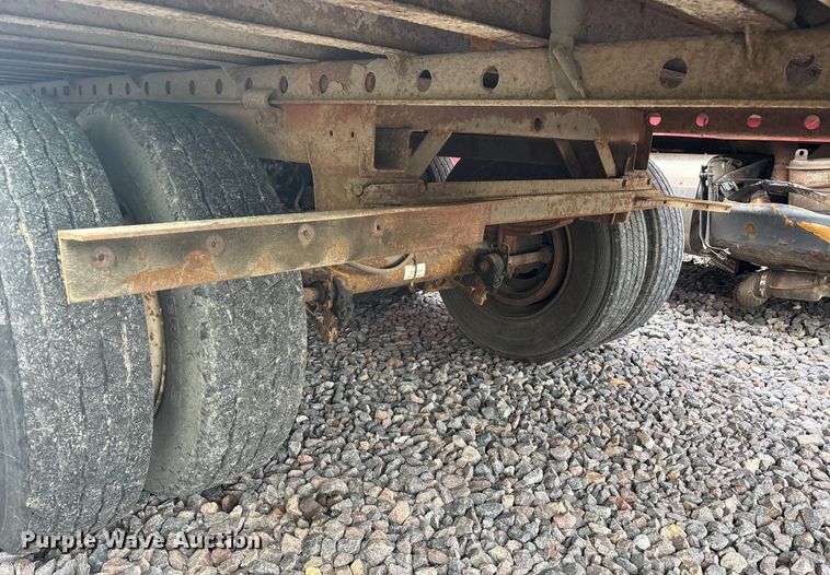 image for item YA1637 2005 Utility VS2DC dry van trailer