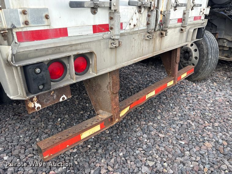 image for item YA1637 2005 Utility VS2DC dry van trailer