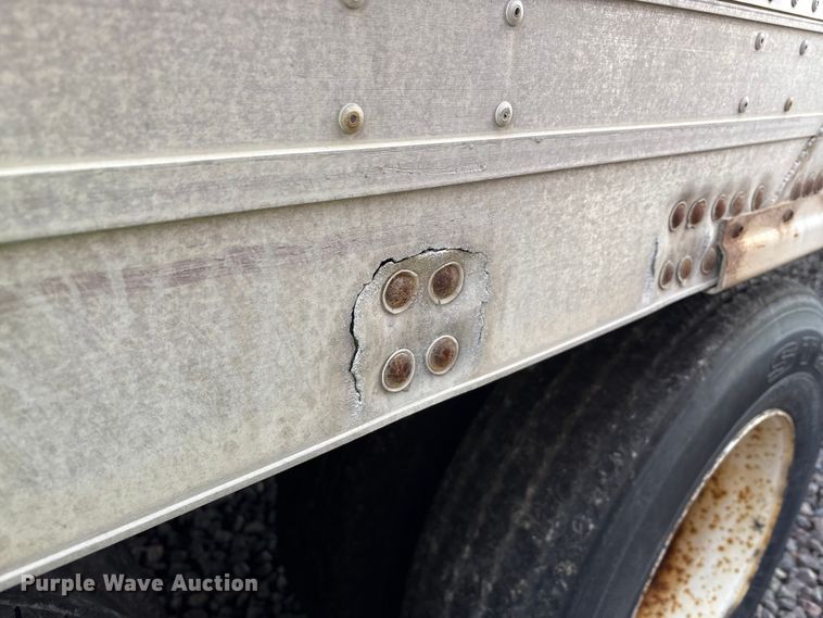 image for item YA1637 2005 Utility VS2DC dry van trailer