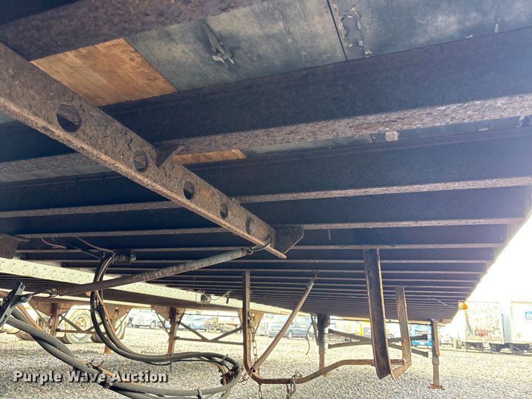 image for item YA1637 2005 Utility VS2DC dry van trailer