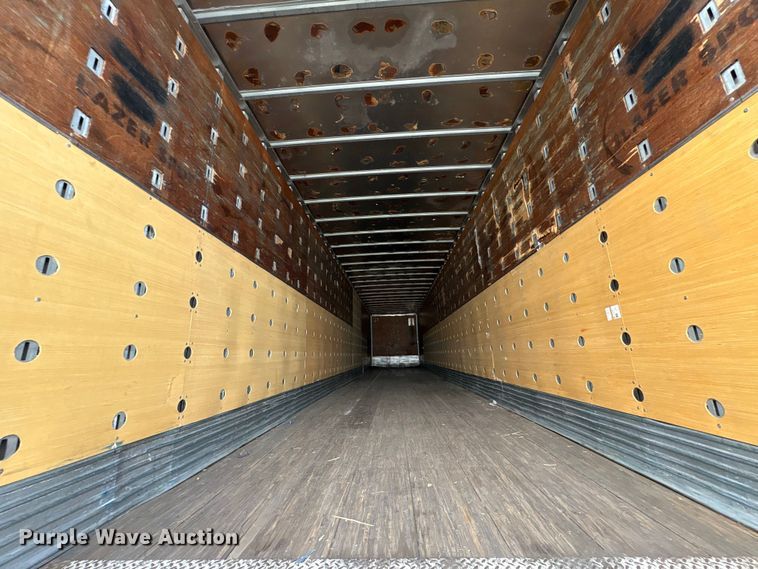 image for item YA1637 2005 Utility VS2DC dry van trailer