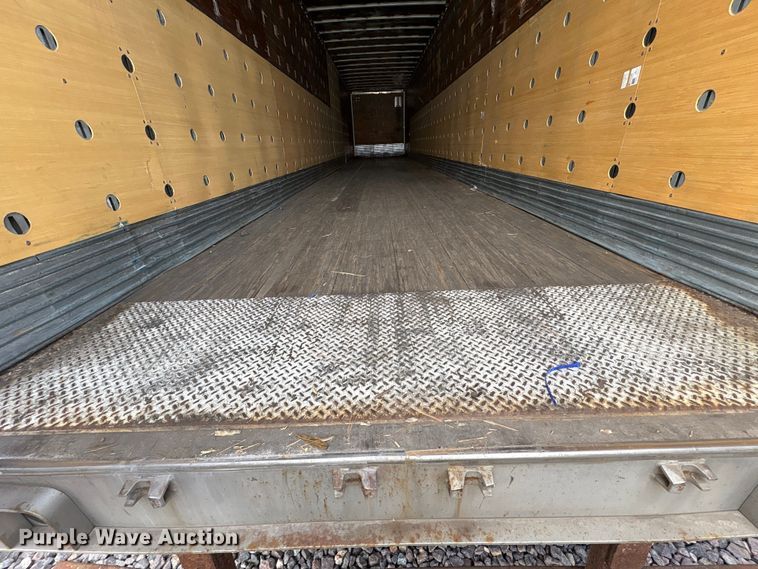 image for item YA1637 2005 Utility VS2DC dry van trailer