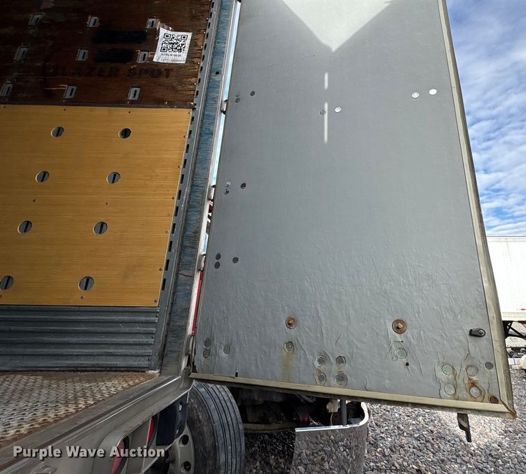 image for item YA1637 2005 Utility VS2DC dry van trailer