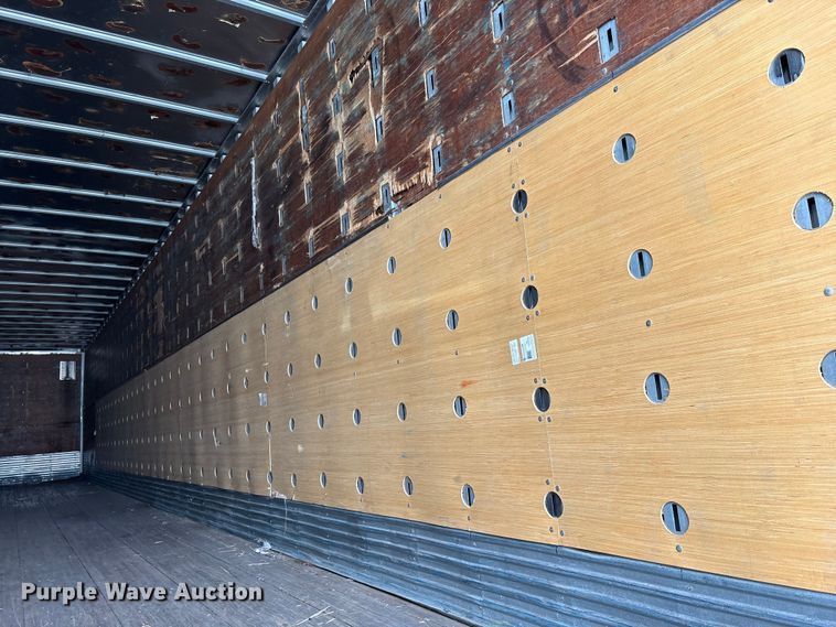 image for item YA1637 2005 Utility VS2DC dry van trailer