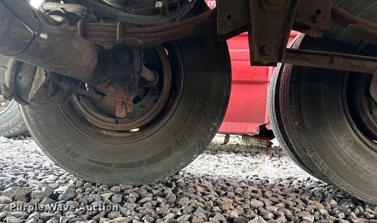 image for item YA1637 2005 Utility VS2DC dry van trailer