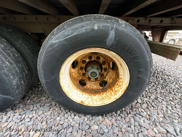 image for item YA1637 2005 Utility VS2DC dry van trailer