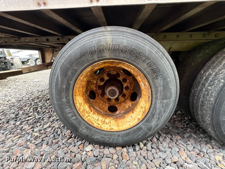 image for item YA1637 2005 Utility VS2DC dry van trailer