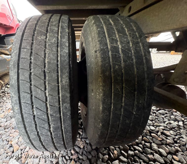 image for item YA1637 2005 Utility VS2DC dry van trailer