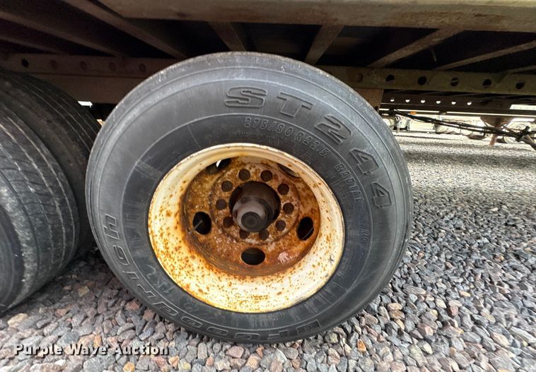 image for item YA1637 2005 Utility VS2DC dry van trailer