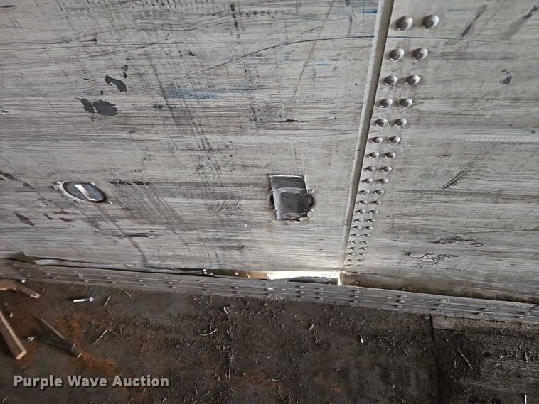 image for item YA1671 2000 Wabash DVCVHPC dry van trailer