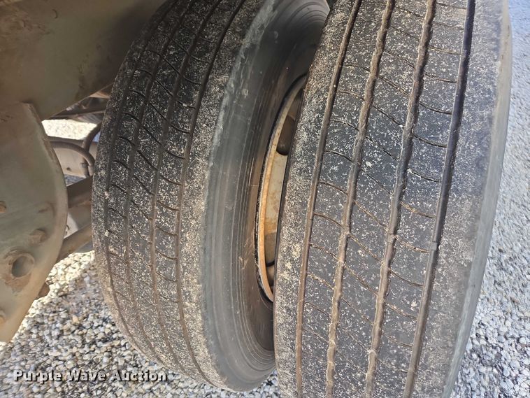 image for item YA1671 2000 Wabash DVCVHPC dry van trailer