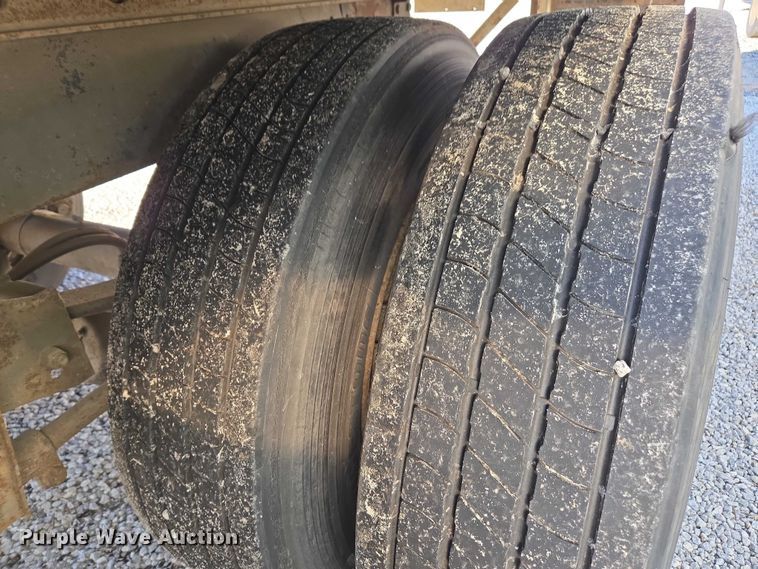 image for item YA1671 2000 Wabash DVCVHPC dry van trailer