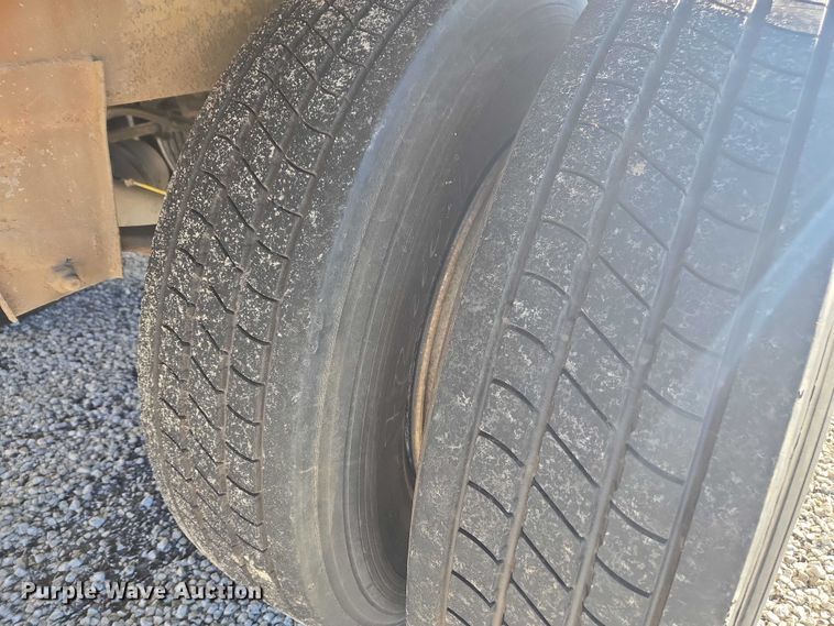 image for item YA1671 2000 Wabash DVCVHPC dry van trailer